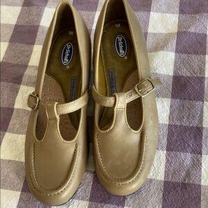Dr. Scholl's Tan Mary Jane Shoes LN sz 7 1/2M